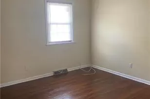 27 Manila Ave, Woodbridge, CT 06525 - Photo 4