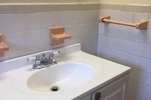 27 Manila Ave, Woodbridge, CT 06525 - Photo 8