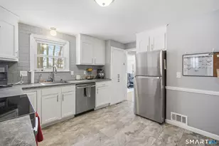 273 Forest Dr, Wethersfield, CT 06109 - Photo 12