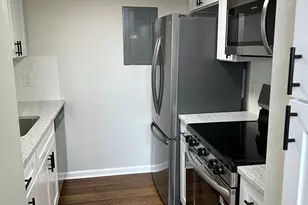 318 Carriage Crossing Ln, Middletown, CT 06457 - Photo 4