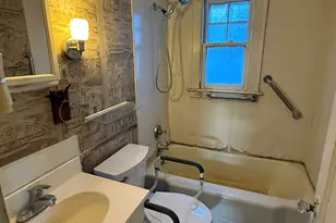 115 Saltonstall Pkwy, East Haven, CT 06512 - Photo 18