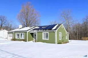 32 Parker St, Enfield, CT 06082 - Photo 2