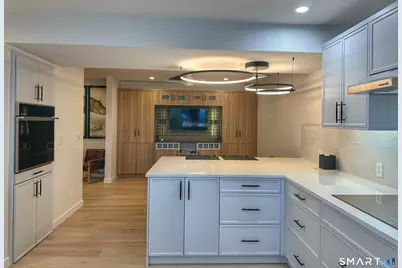 8 Elmcrest Terrace #100, Norwalk, CT 06850 - Photo 2