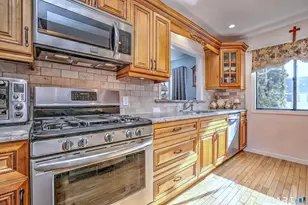 483 Commanche Ln, Stratford, CT 06614 - Photo 14