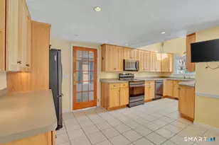50 Davis Rd, East Hartford, CT 06118 - Photo 10