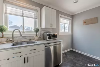 237 Blueberry Lane #237, Branford, CT 06405 - Photo 8