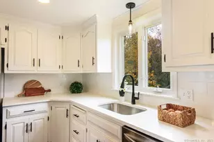 450 Matson Hill Rd, Glastonbury, CT 06073 - Photo 6