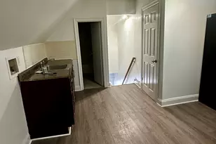 147 Helen St, Bridgeport, CT 06608 - Photo 4