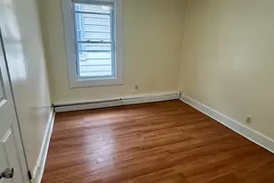 147 Helen St, Bridgeport, CT 06608 - Photo 6