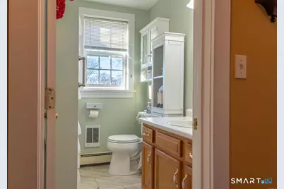 2 East Avenue, Norwich, CT 06360 - Photo 18