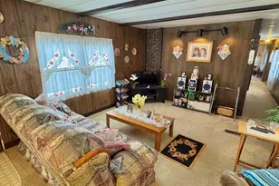 1070 Amity Rd, Bethany, CT 06524 - Photo 4