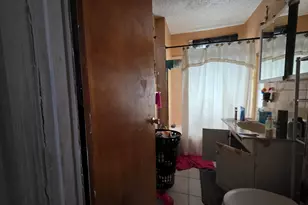 27 Addison St, Hartford, CT 06120 - Photo 18