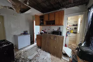 27 Addison St, Hartford, CT 06120 - Photo 12