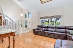 8 Lomartra Ln, Branford, CT 06405 - Photo 16