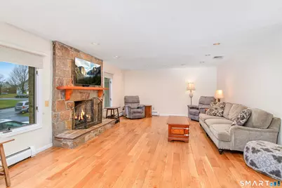 8 Lomartra Lane, Branford, CT 06405 - Photo 10