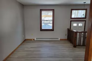 32 Stanley St, Naugatuck, CT 06770 - Photo 4