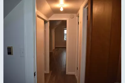 11 Manhattan Avenue, Bridgeport, CT 06606 - Photo 8