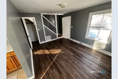 6 Hilltop Road, New Haven, CT 06515 - Photo 2