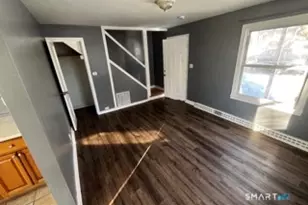 6 Hilltop Rd, New Haven, CT 06515 - Photo 2