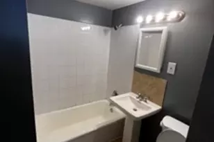 6 Hilltop Rd, New Haven, CT 06515 - Photo 4