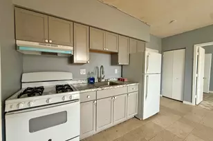 132 Locust St, Waterbury, CT 06704 - Photo 2