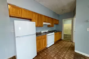 132 Locust St, Waterbury, CT 06704 - Photo 2