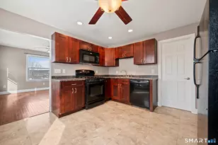 246 S Orchard St, Wallingford, CT 06492 - Photo 2