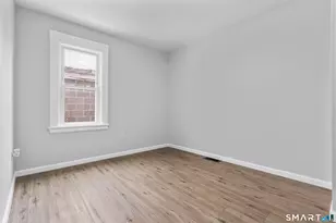 38 Beverly Ave, Waterbury, CT 06704 - Photo 6