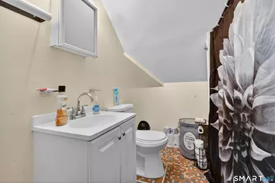 381 Edgewood Avenue, New Haven, CT 06511 - Photo 34