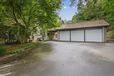 1056 Whitney Avenue, Hamden, CT 06517 - Photo 38