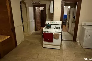 895 Baldwin St, Waterbury, CT 06706 - Photo 2