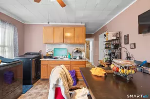 148 Kent St, Hartford, CT 06112 - Photo 24