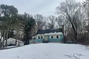 7 Meadow Dr, Ledyard, CT 06335 - Photo 2