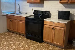 41 Strickland St, Manchester, CT 06042 - Photo 2