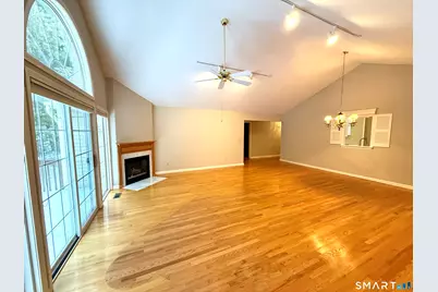 31 Greystone #31, Shelton, CT 06484 - Photo 8