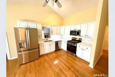 31 Greystone #31, Shelton, CT 06484 - Photo 10