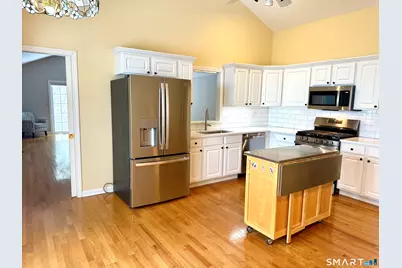 31 Greystone #31, Shelton, CT 06484 - Photo 14