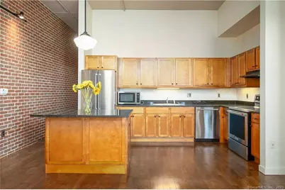 15 Dinah Road #317, West Hartford, CT 06107 - Photo 2