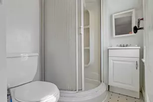 83 Kenyon St, Hartford, CT 06105 - Photo 32