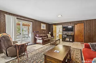 10 Oakwood Ct, Norwalk, CT 06850 - Photo 8