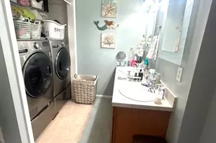 194 Summit St, Norwich, CT 06360 - Photo 16