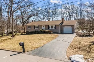 60 Quail Trail, Trumbull, CT 06611 - Photo 2