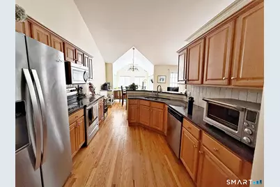 490 Wolf Run #490, Shelton, CT 06484 - Photo 6