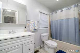 25 Limerick St, Stamford, CT 06902 - Photo 12