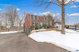 22 Jenyfer Ct, Shelton, CT 06484 - Photo 2