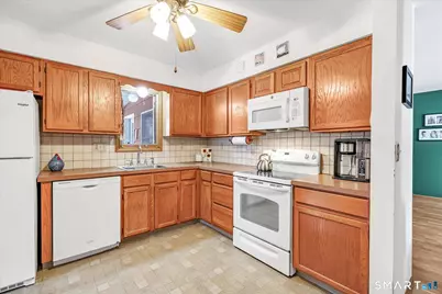 22 Jenyfer Court, Shelton, CT 06484 - Photo 18