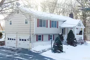 66 Greenbriar Rd, Oxford, CT 06478 - Photo 2