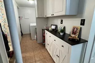 107 Greenlawn St, East Hartford, CT 06108 - Photo 10