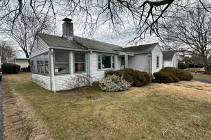 42 S Washington Ave, East Lyme, CT 06357 - Photo 1