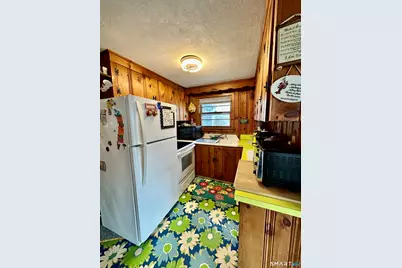 42 South Washington Avenue, East Lyme, CT 06357 - Photo 10